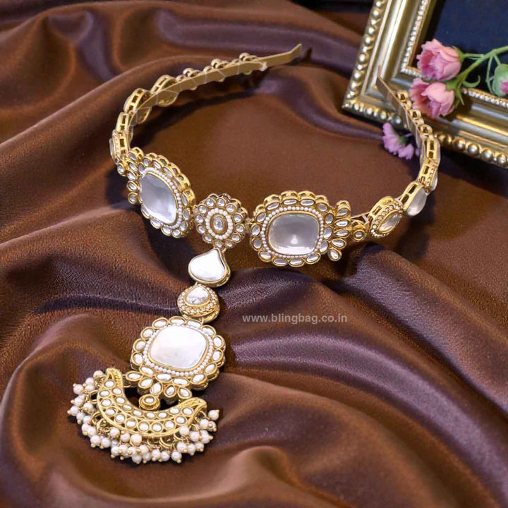 Golden Miyashri Hairband With Tikka