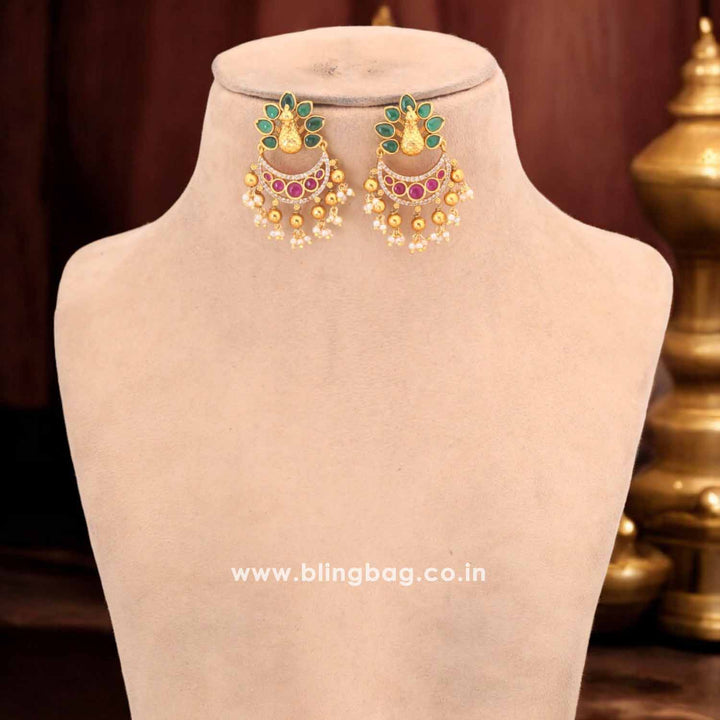 Golden Momika Antique Jewellery Set - New Arrival