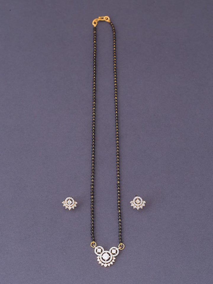 Golden Nanisca Mangalsutra Set