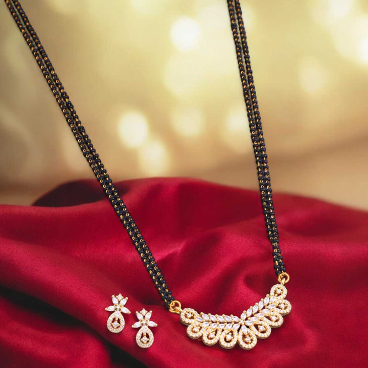 Golden Naumi Mangalsutra Set