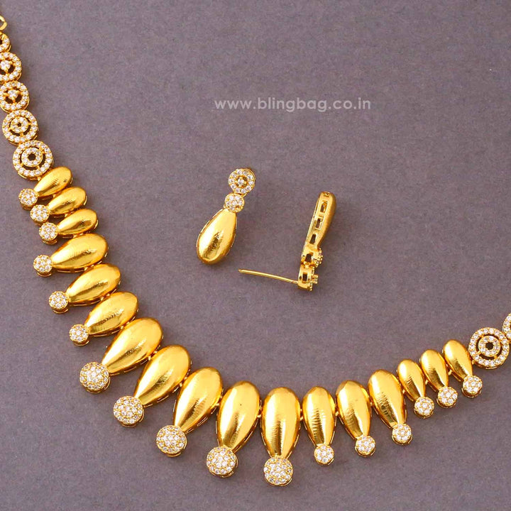 Golden Nivara Antique Jewellery Set- New Arrival