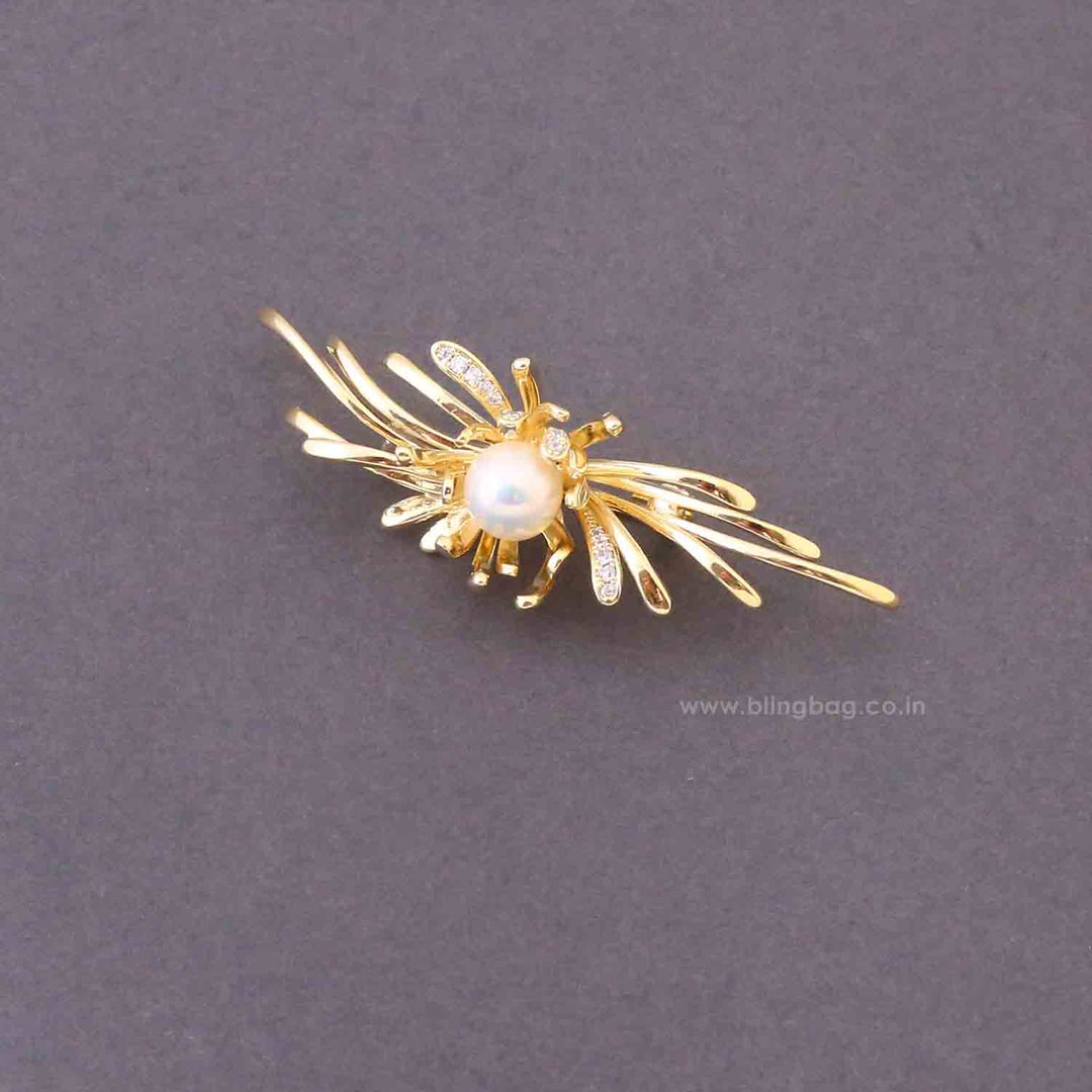 Golden Nova Pearl Brooch
