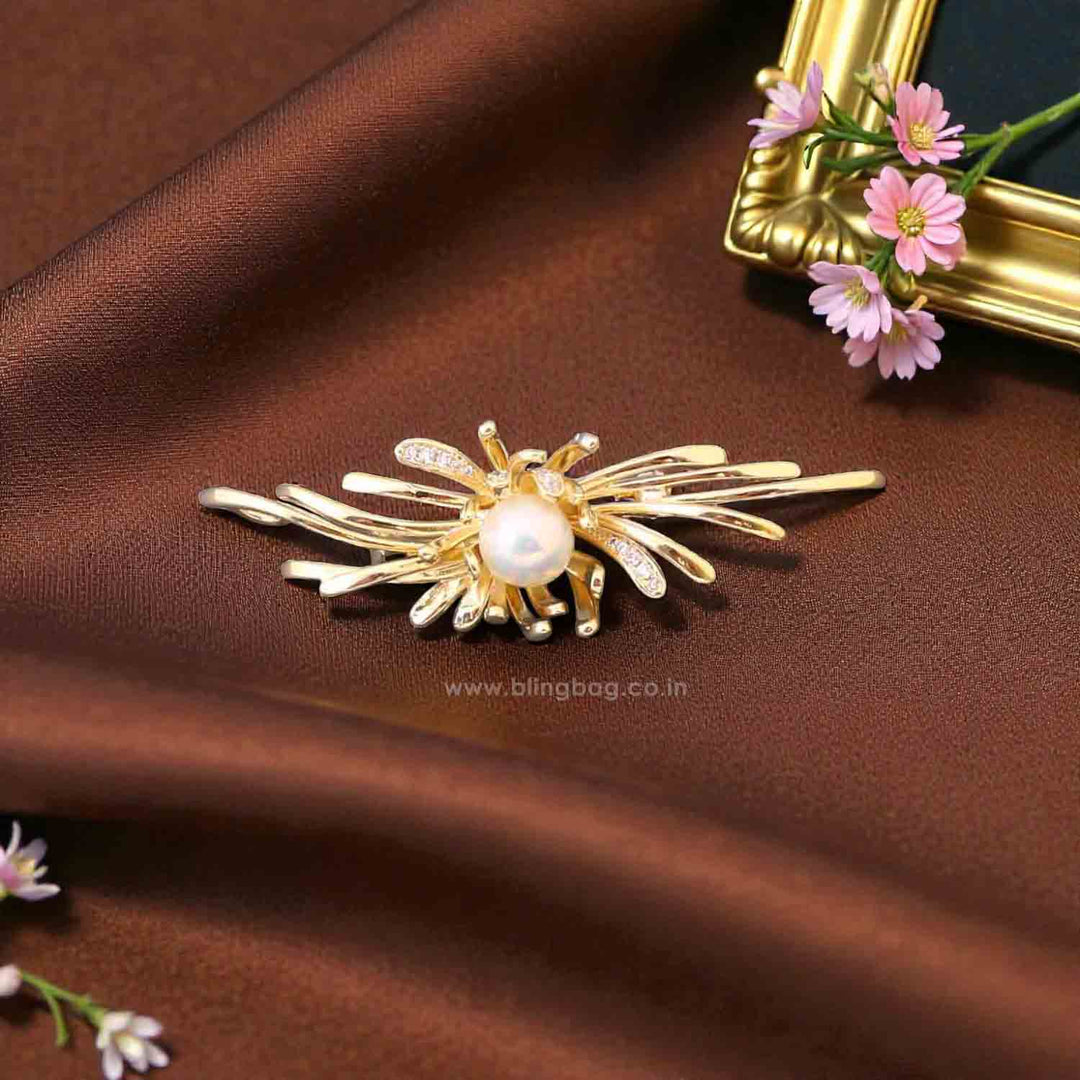 Golden Nova Pearl Brooch