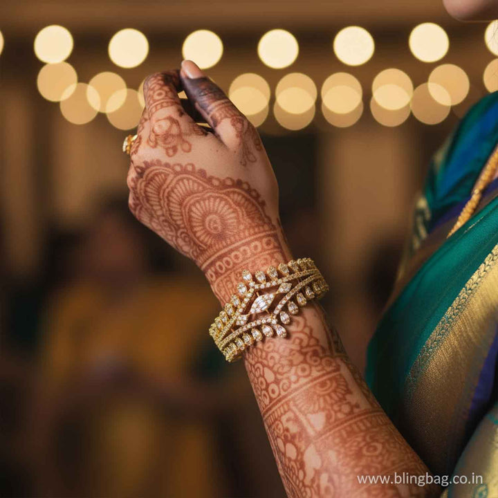 Golden Oliviaa Victorian Bracelet