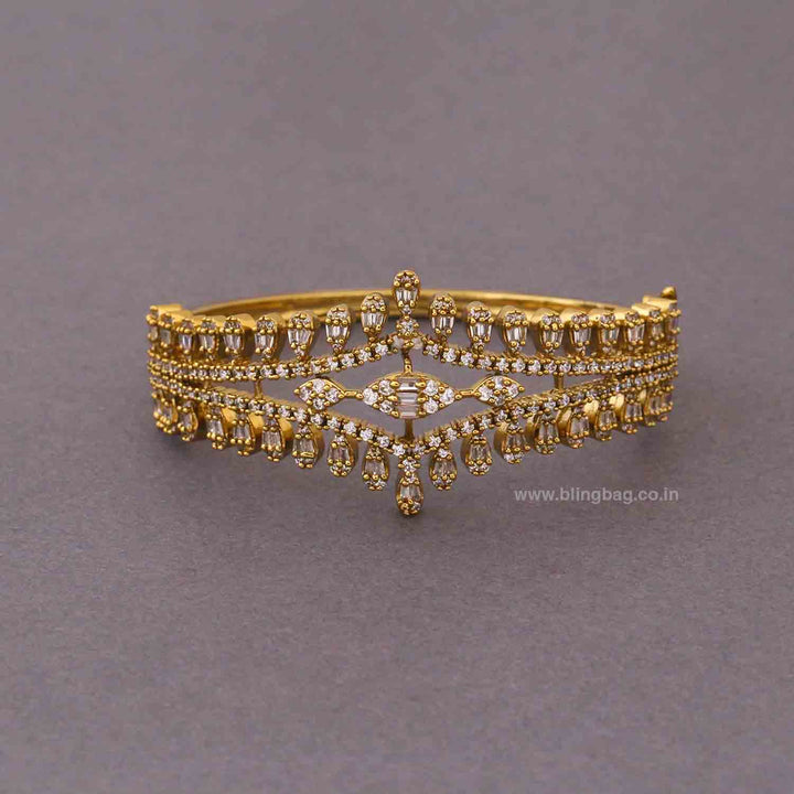 Golden Oliviaa Victorian Bracelet