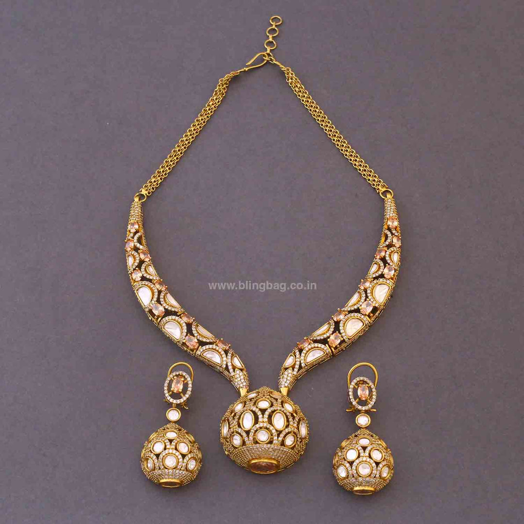Golden Oliviae Hasli Victorian Jewellery Set