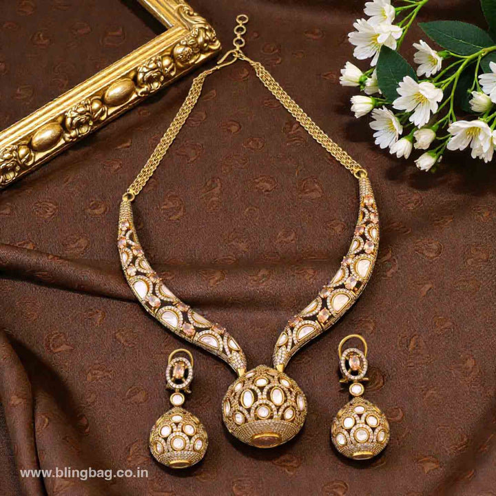Golden Oliviae Hasli Victorian Jewellery Set