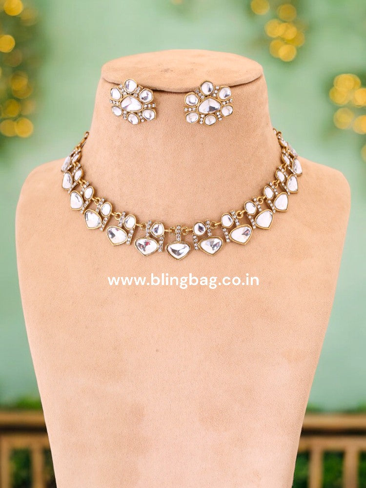Golden Padminii Kundan Jewellery Set