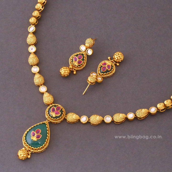 Golden Pankaari Heritage Jewellery Set