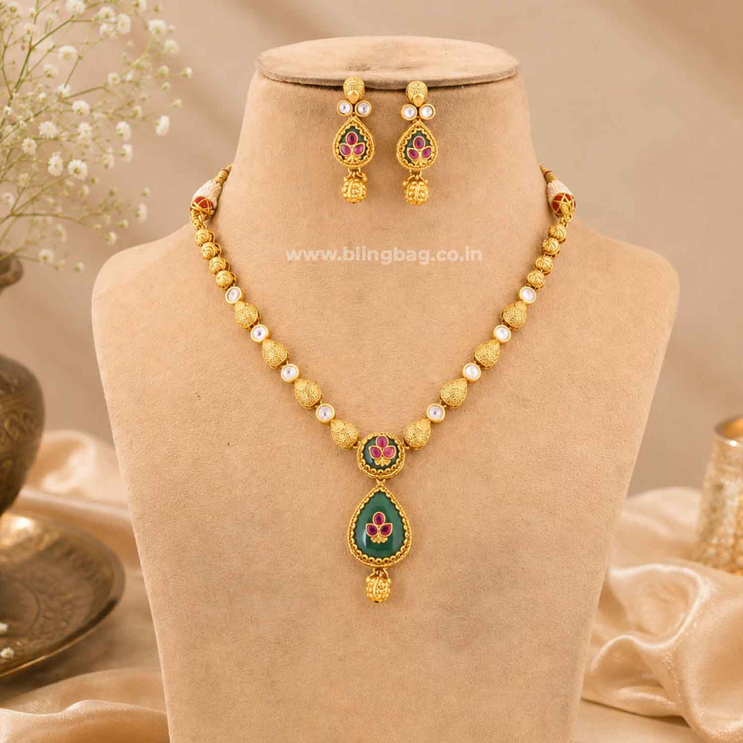 Golden Pankaari Heritage Jewellery Set