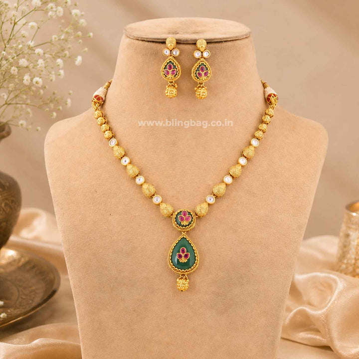 Golden Pankaari Heritage Jewellery Set