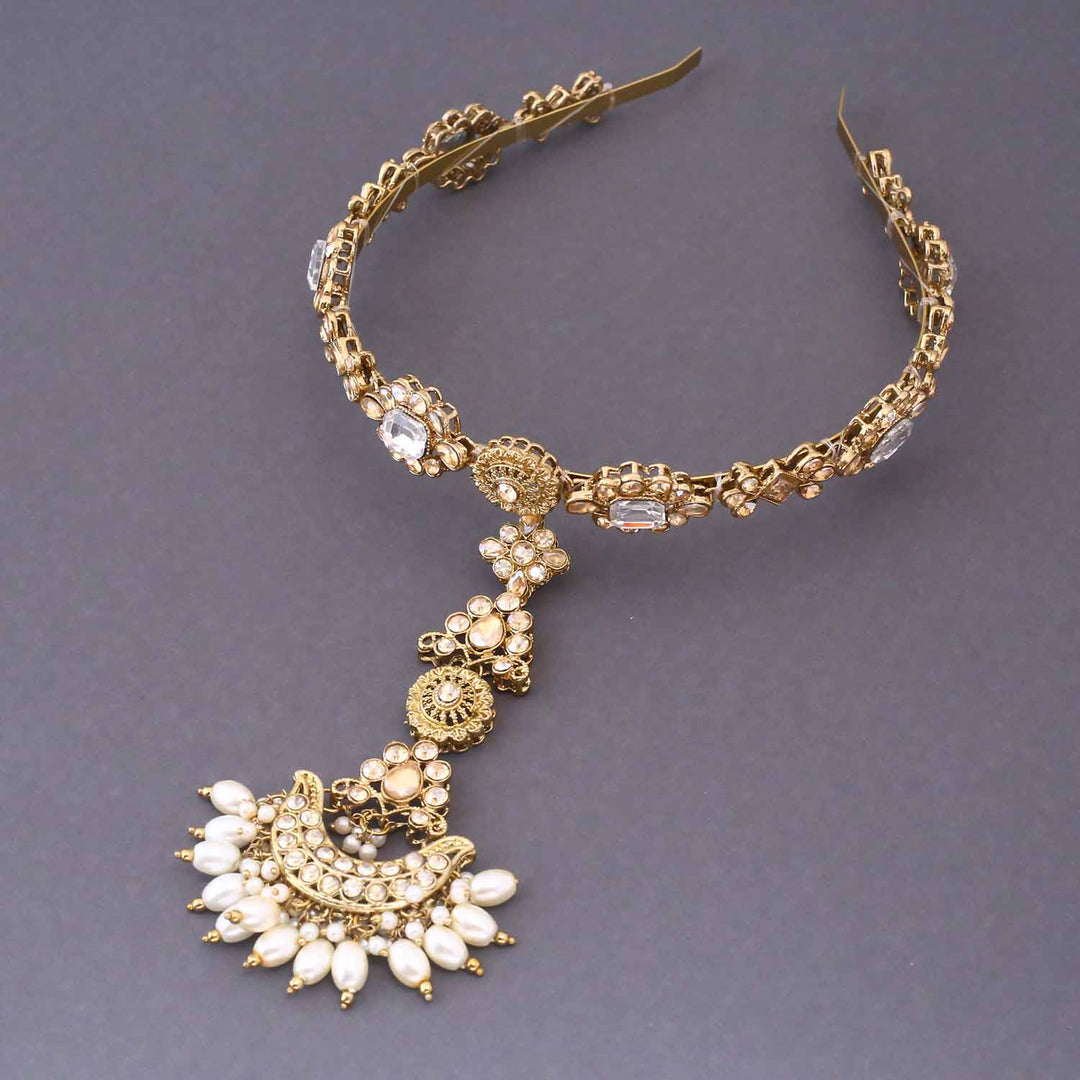 Golden Piyana Hairband With Tikka