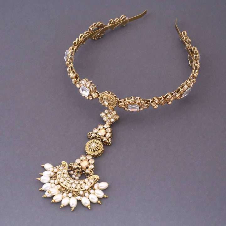 Golden Piyana Hairband With Tikka