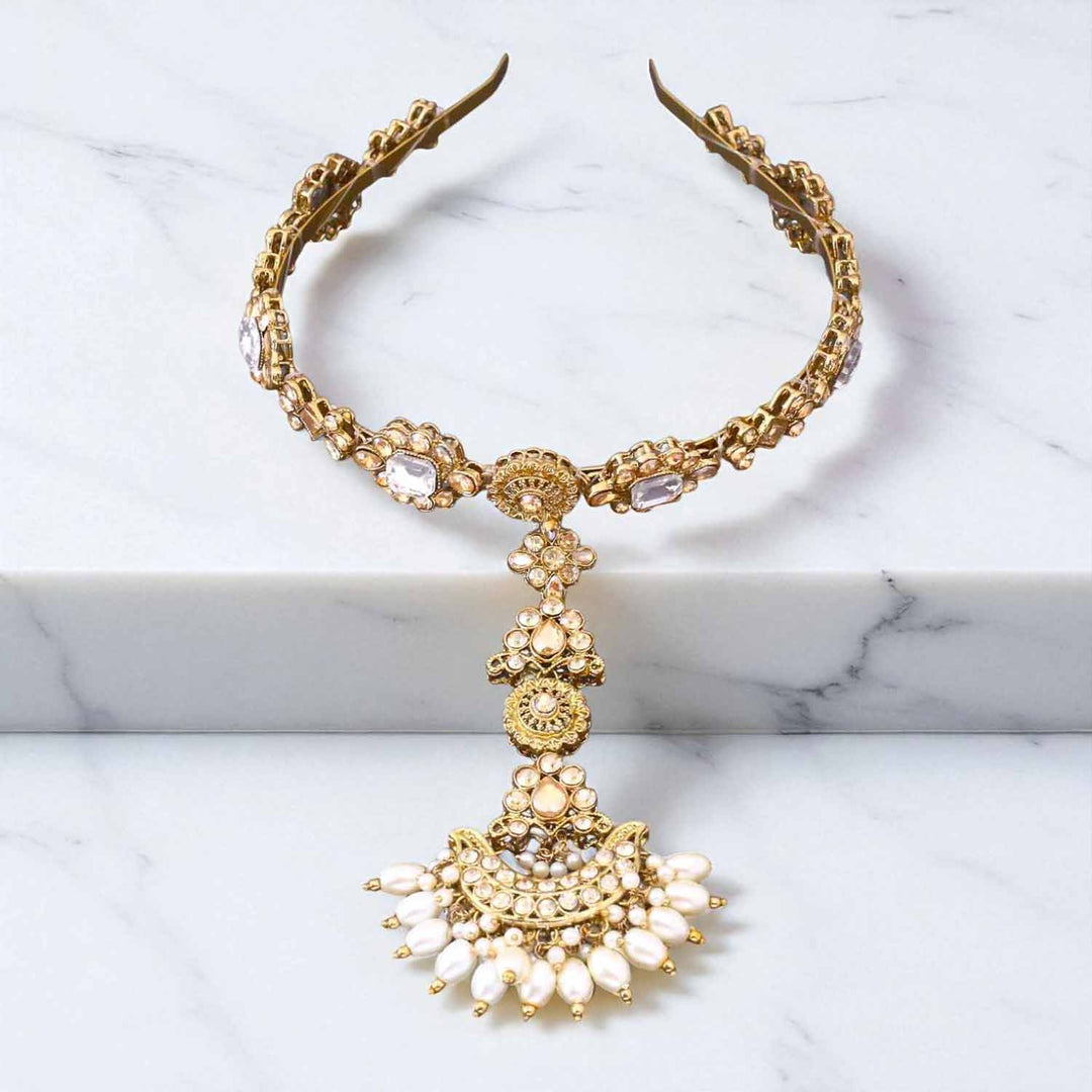 Golden Piyana Hairband With Tikka
