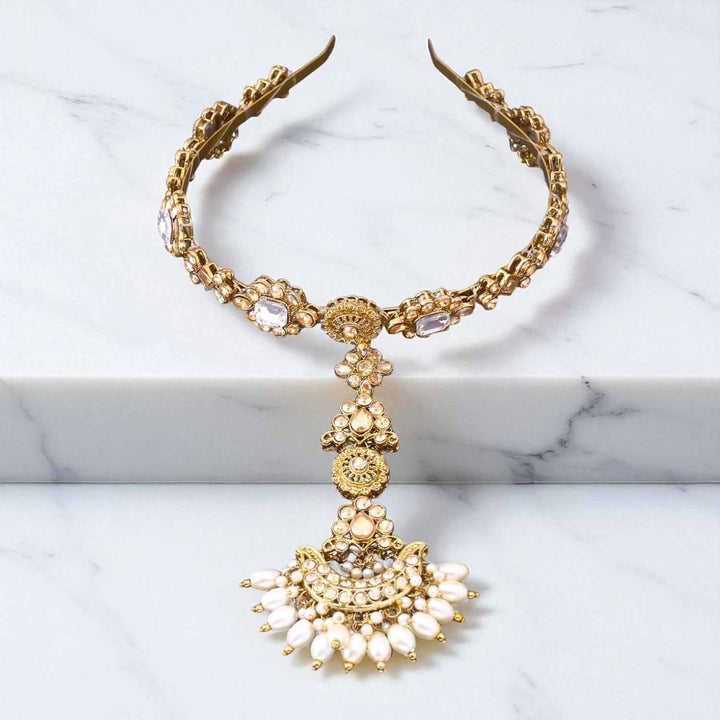 Golden Piyana Hairband With Tikka
