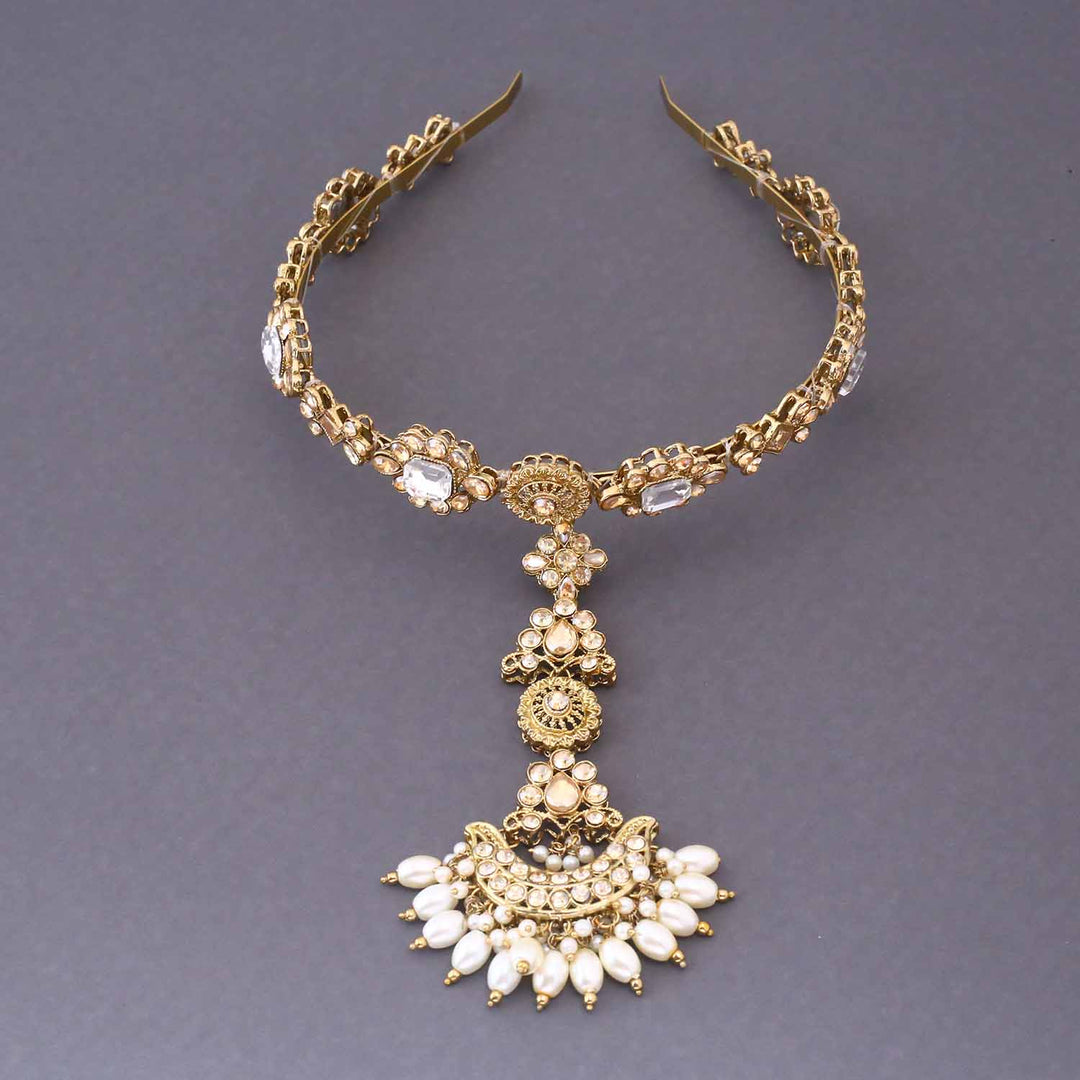 Golden Piyana Hairband With Tikka