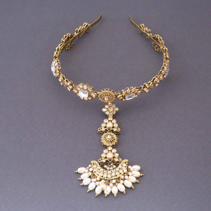 Golden Piyana Hairband With Tikka