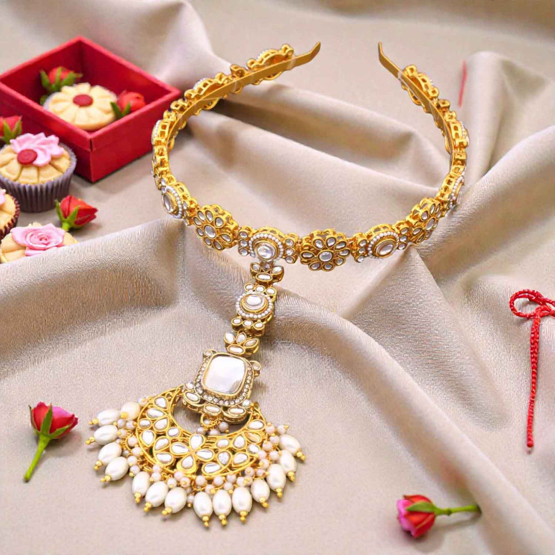Golden Poonaa Hairband With Tikka