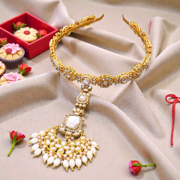 Golden Poonaa Hairband With Tikka