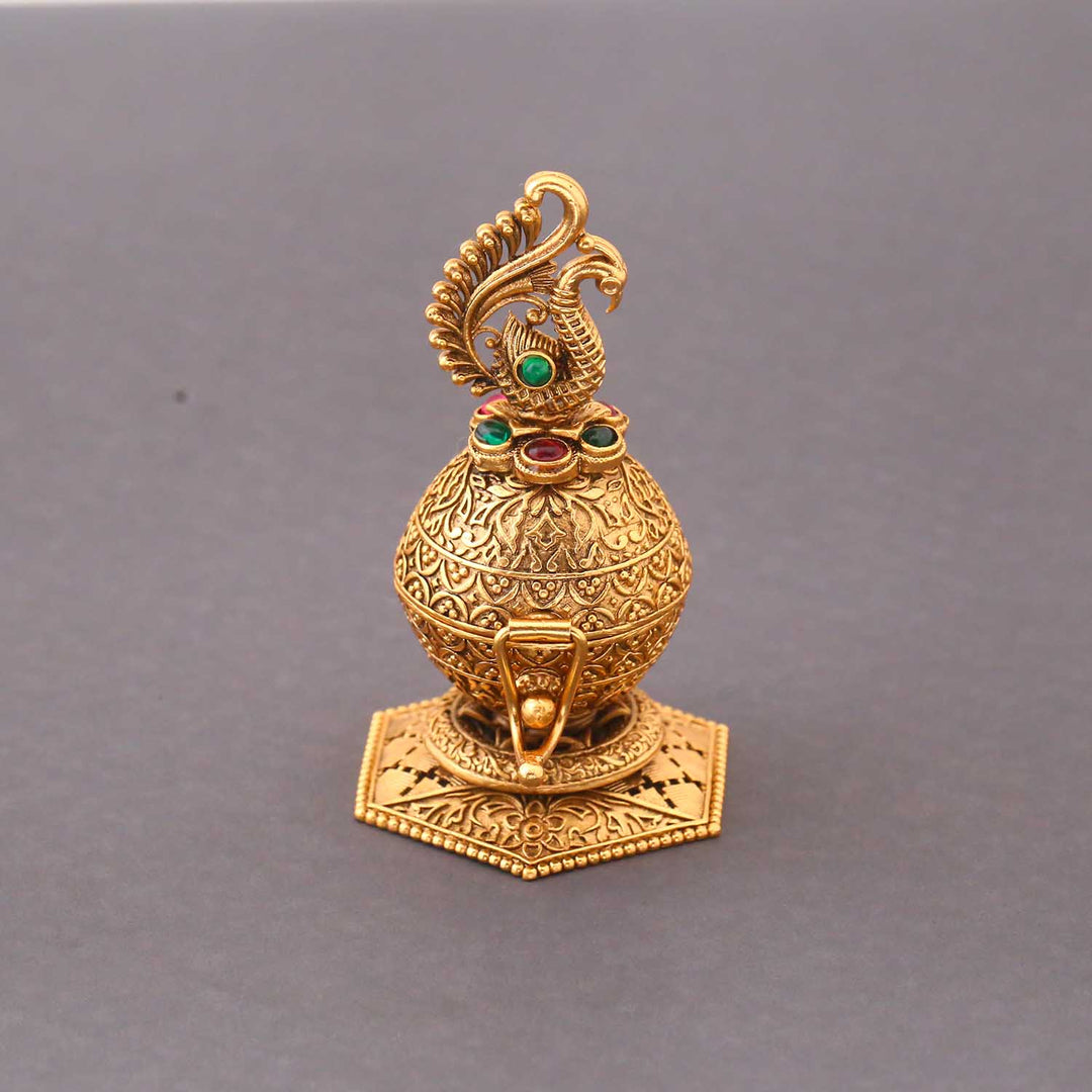 Golden Pragya Sindoor Dani