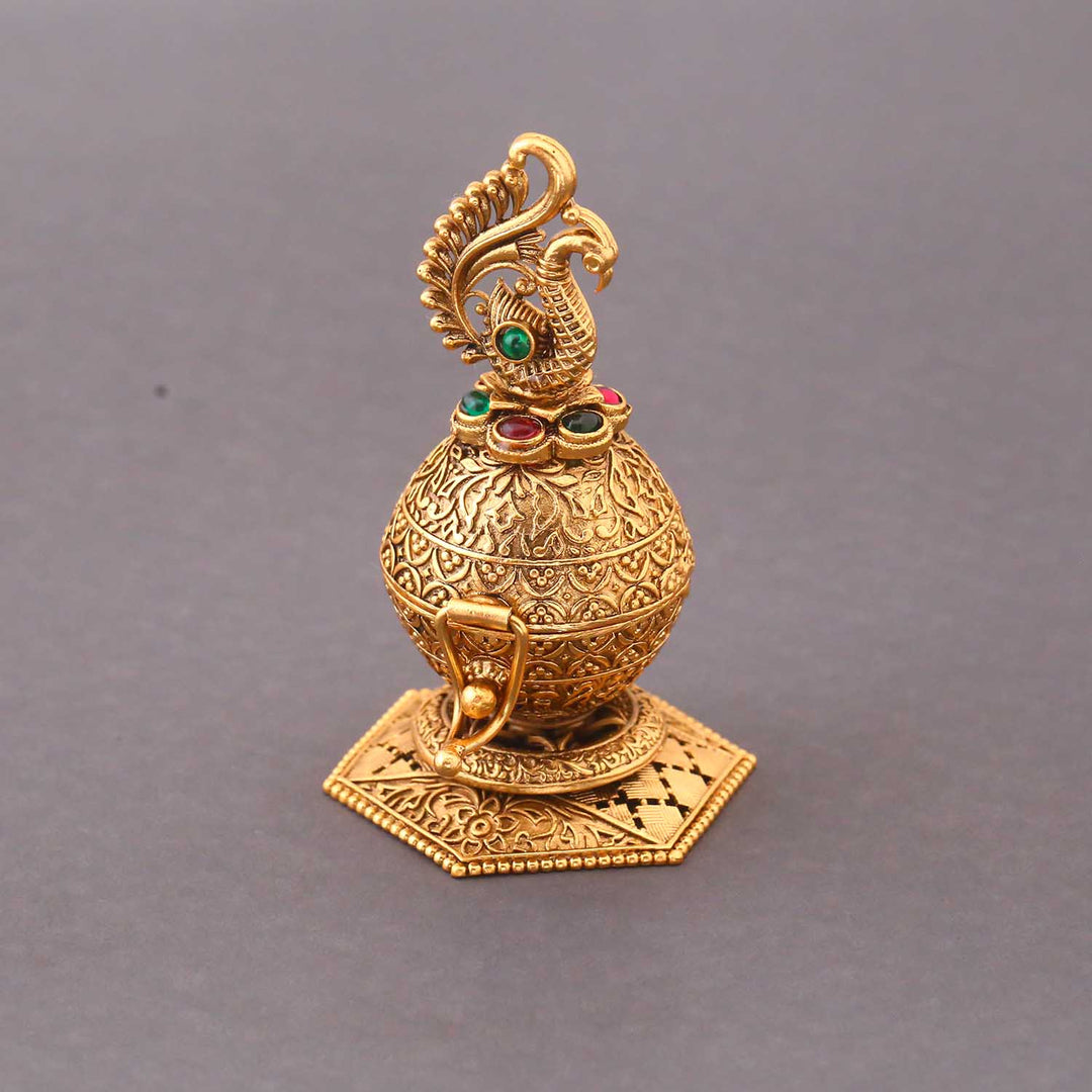 Golden Pragya Sindoor Dani