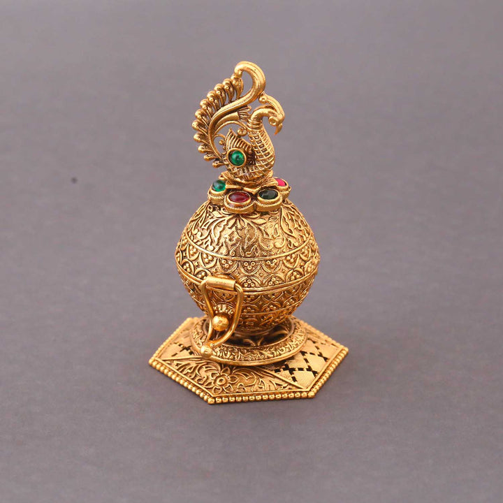 Golden Pragya Sindoor Dani