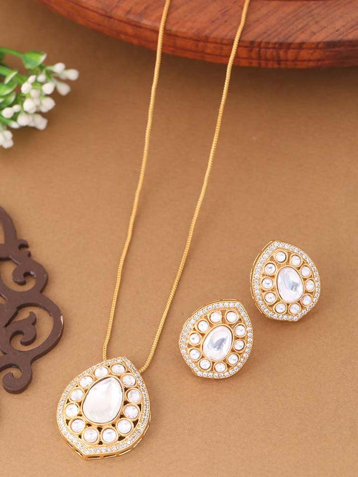 Golden Prashansa Zirconia Jewellery Set