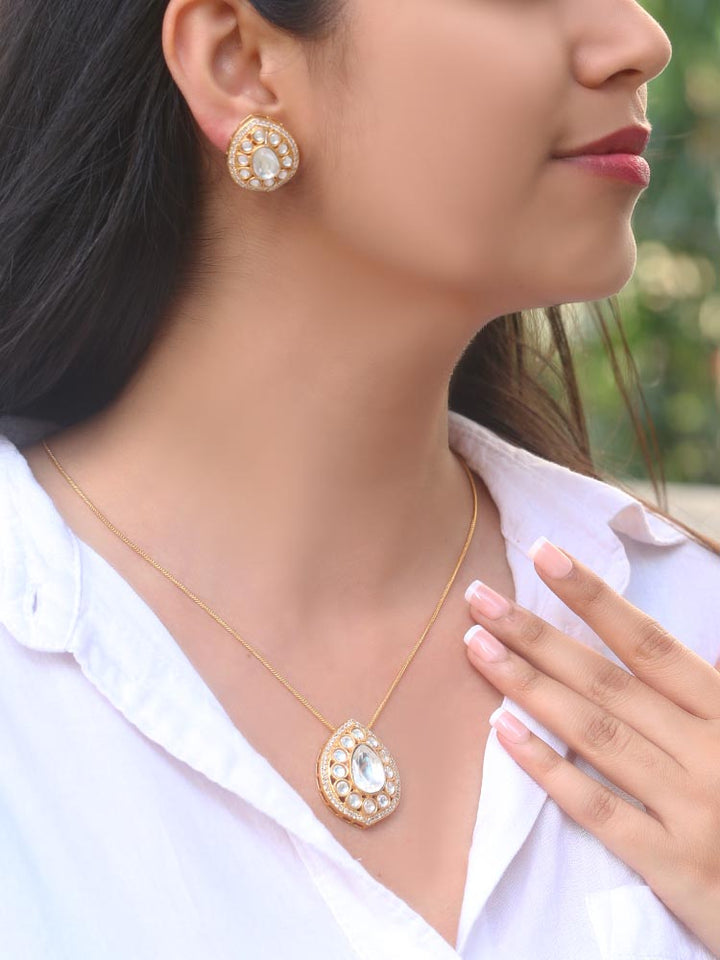 Golden Prashansa Zirconia Jewellery Set
