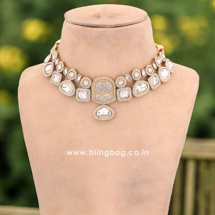 Golden Pritrushi Kundan Jewellery Set