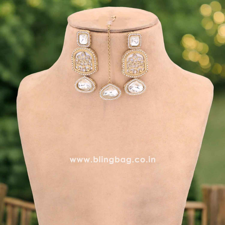 Golden Pritrushi Kundan Jewellery Set