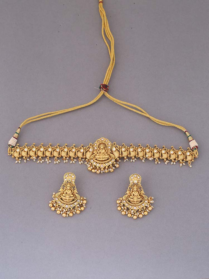 Golden Pusti Temple Jewellery Set