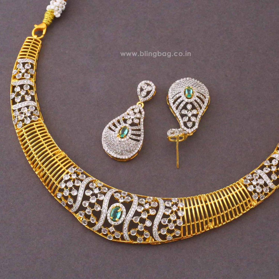 Golden Quinnvera Victorian Jewellery Set - New Arrival