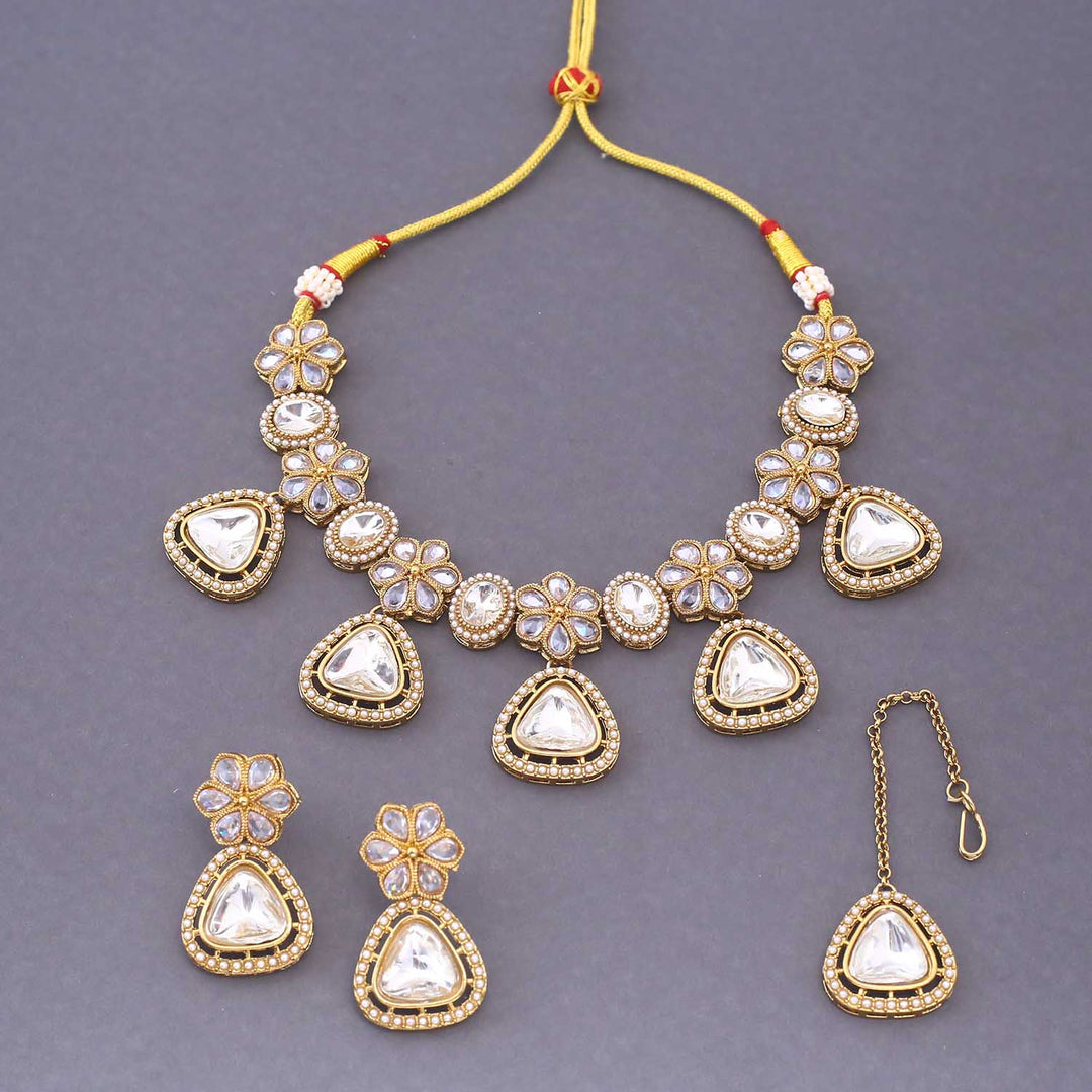 Golden Rehaya Kundan Jewellery Set