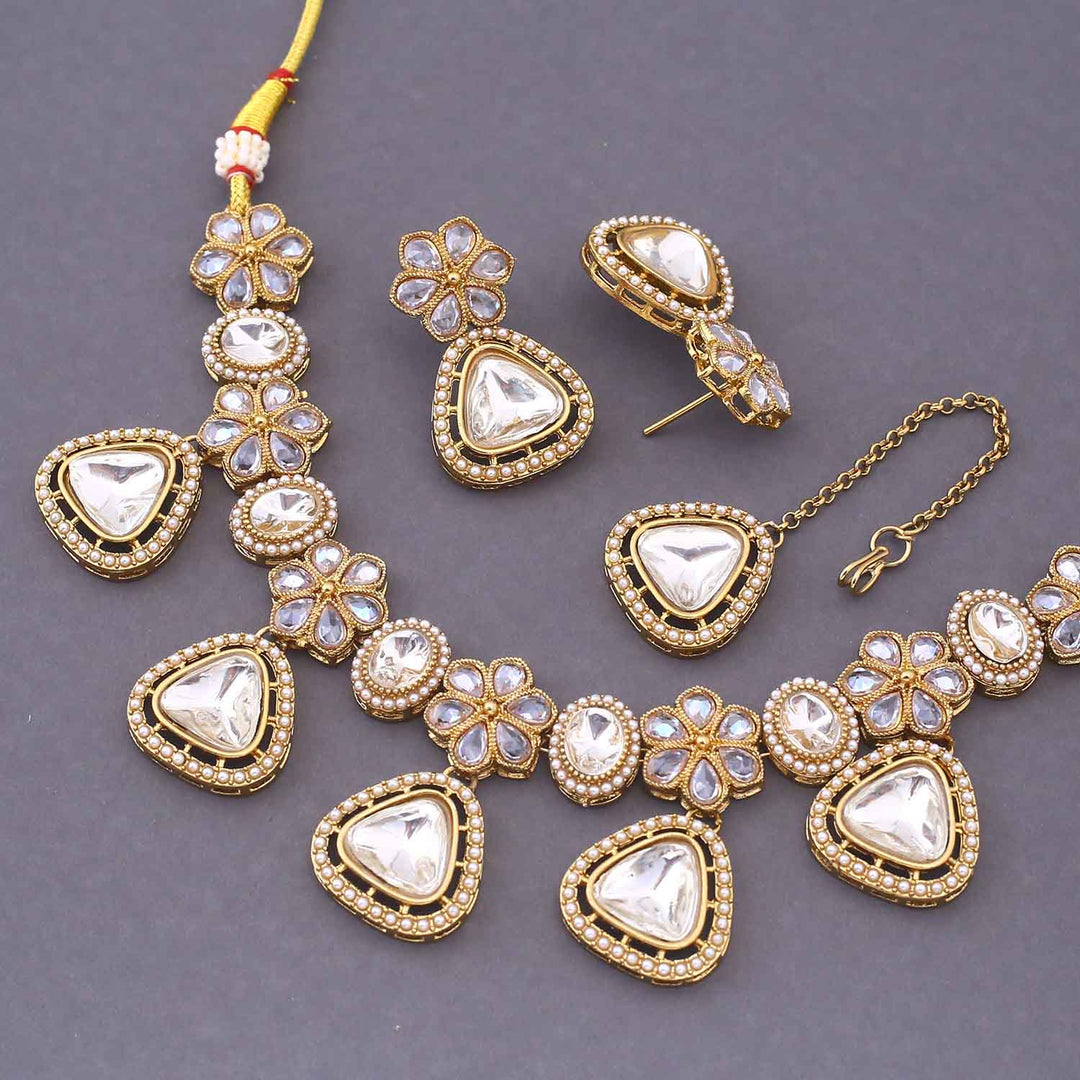 Golden Rehaya Kundan Jewellery Set