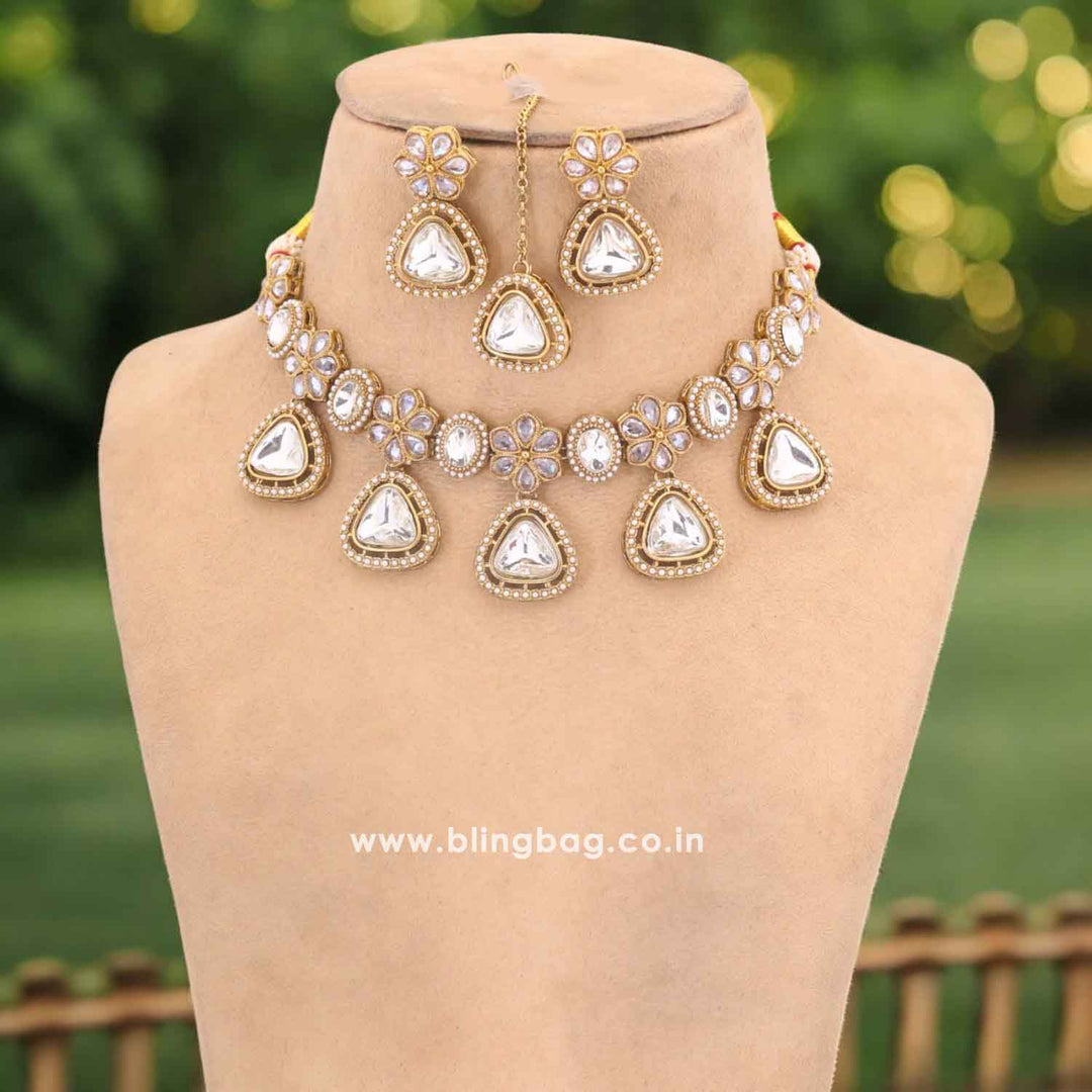 Golden Rehaya Kundan Jewellery Set