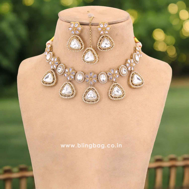 Golden Rehaya Kundan Jewellery Set