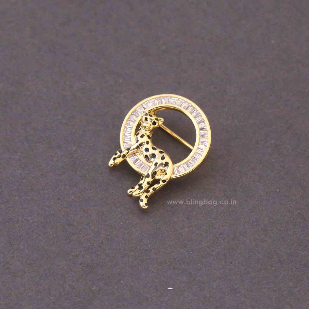 Golden Ring Cat Brooch