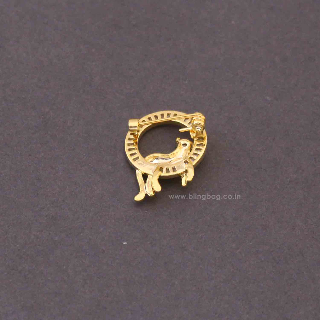 Golden Ring Cat Brooch