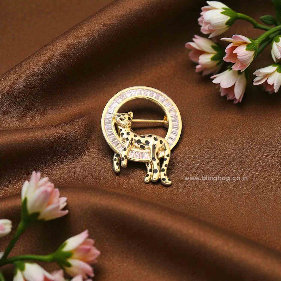 Golden Ring Cat Brooch