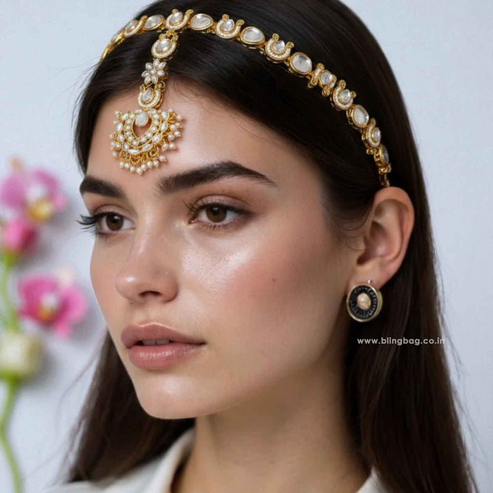 Golden Rishika Hairband With Tikka