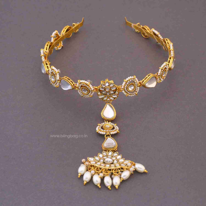 Golden Riyaa Hairband With Tikka