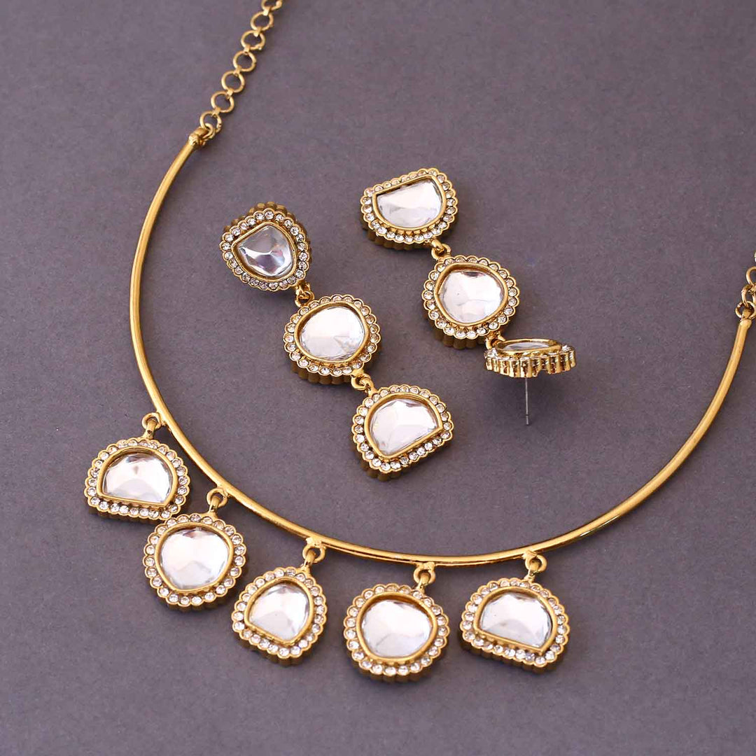 Golden Rua Hasli Kundan Jewellery Set