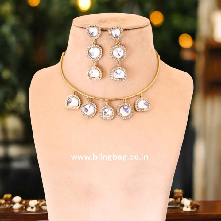 Golden Rua Hasli Kundan Jewellery Set