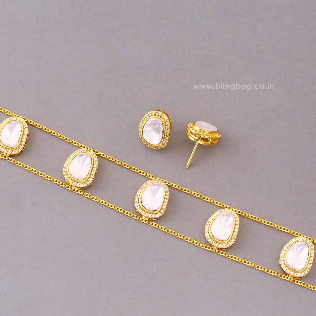 Golden Saanviika Antique Jewellery Set- New Arrival