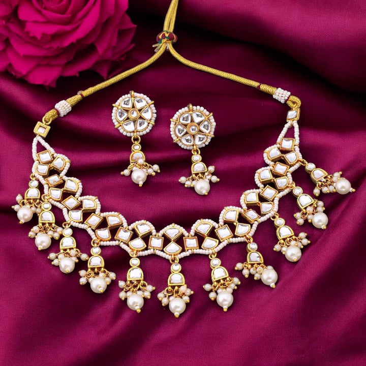 Golden Samaira Kundan Jewellery Set