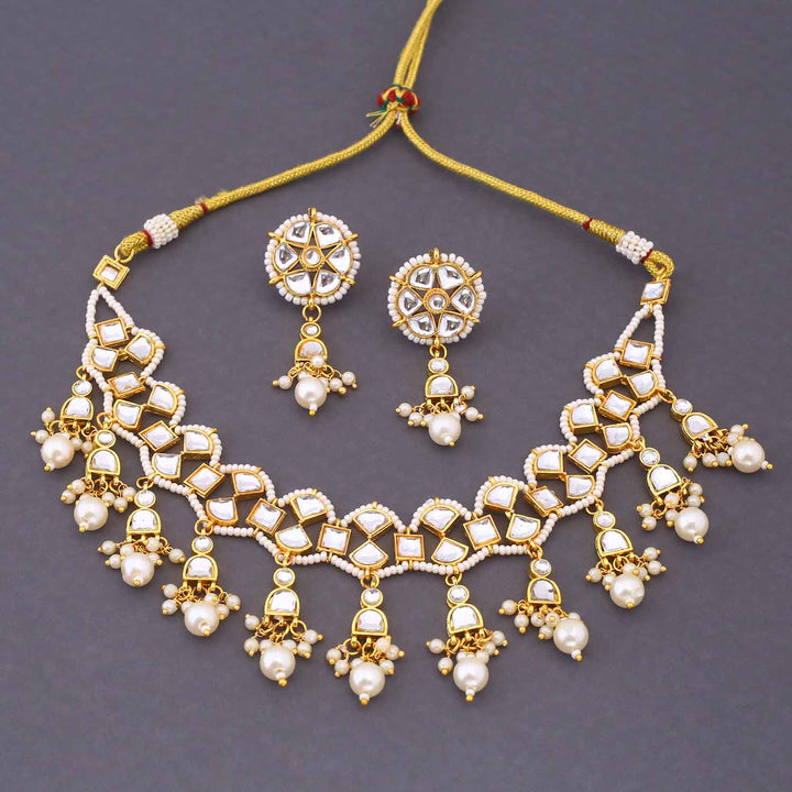Golden Samaira Kundan Jewellery Set