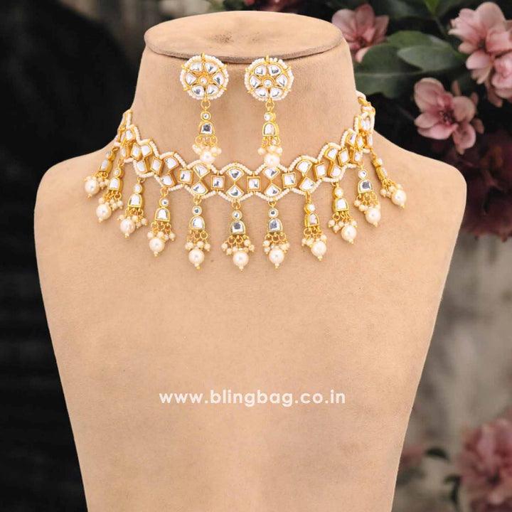 Golden Samaira Kundan Jewellery Set