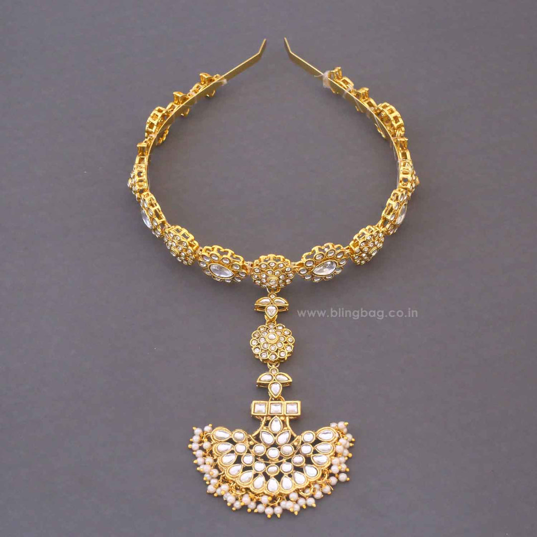 Golden Sanmati Hairband With Tikka