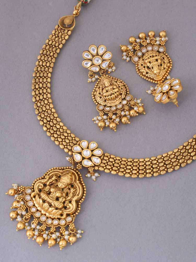 Golden Saranyu Temple Jewellery Set