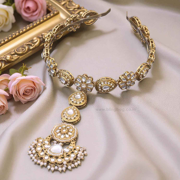 Golden Savita Hairband With Tikka
